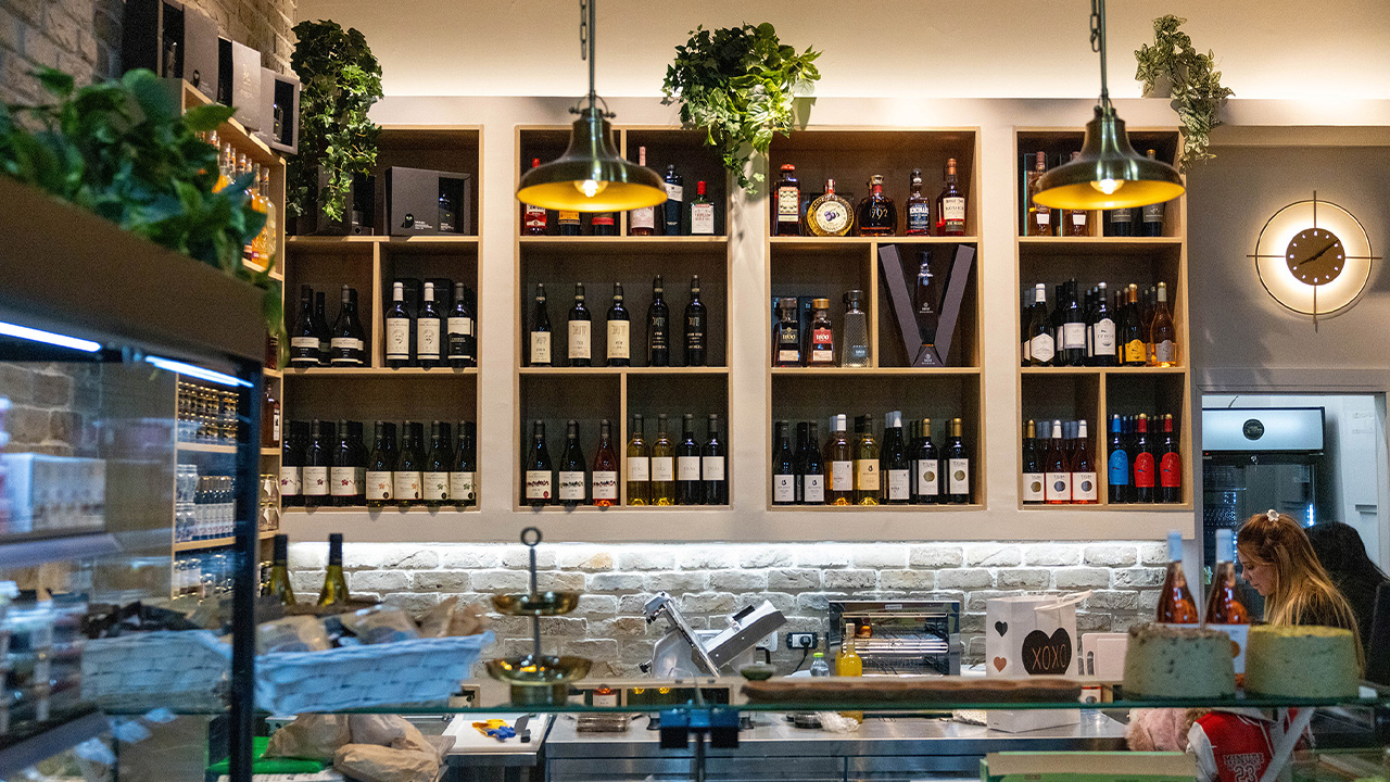 עיצוב פנים לרשת מעדניית בוטיק גבינות ויין